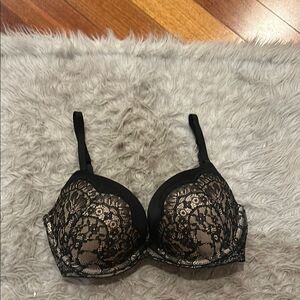 Victoria secret very sexy lightly lined plunge women’s black and cream lace bra‎